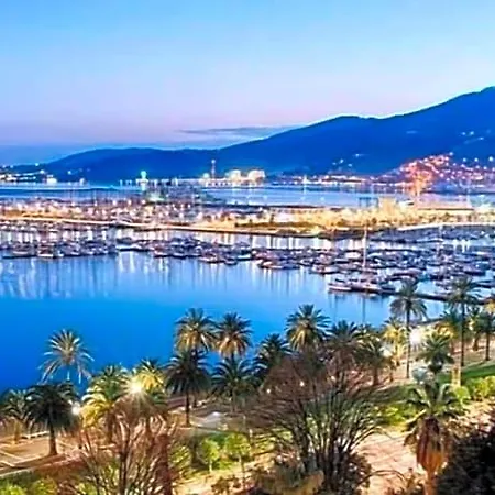 L'approdo Dell'ammiraglio Πανσιόν Λα Σπέτσια